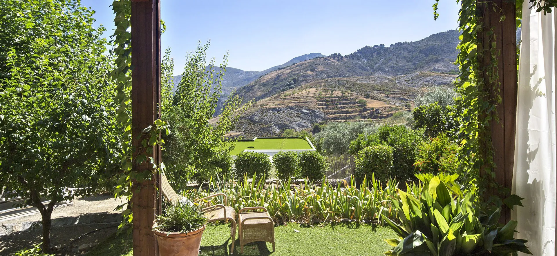 La Almunia del Valle. Best eco boutique hotel in Granada